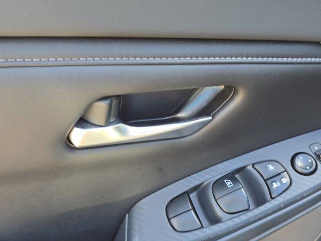 Photo of 2022 Black Nissan Sentra