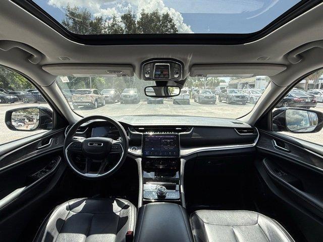 Photo of 2023 Diamond Black Jeep Grand Cherokee