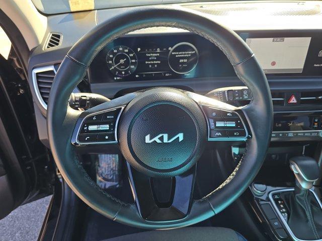 Photo of 2024 Fusion Orange Kia Seltos