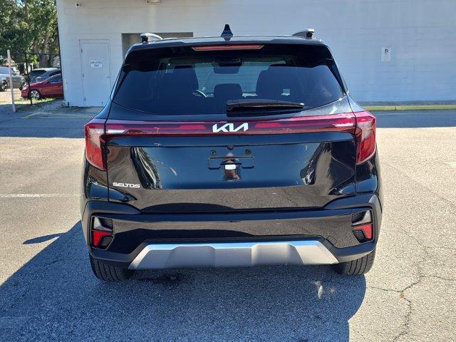 Photo of 2024 Fusion Orange Kia Seltos