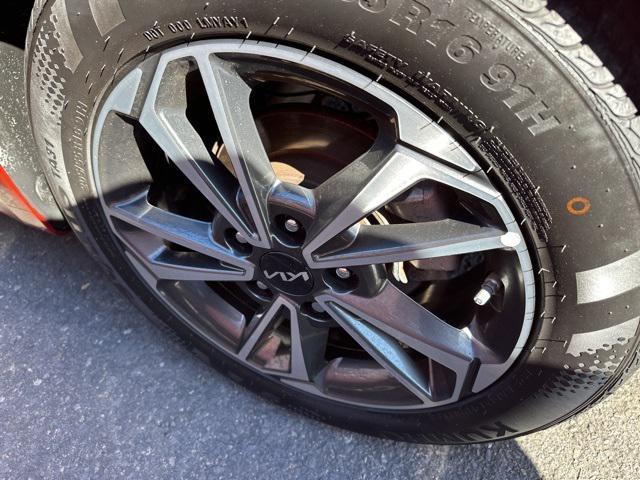 Photo of 2022 Fire Orange Kia Forte
