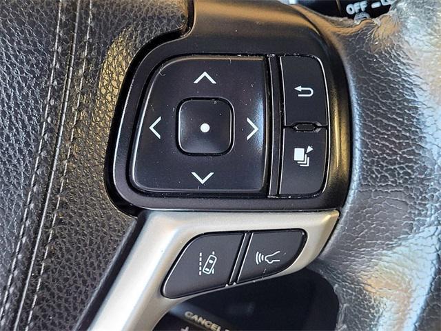 Photo of 2020 Super White Toyota Sienna