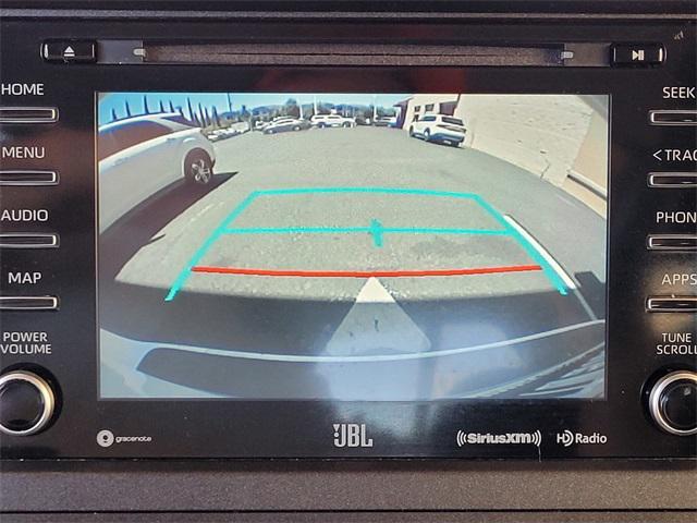 Photo of 2020 Super White Toyota Sienna