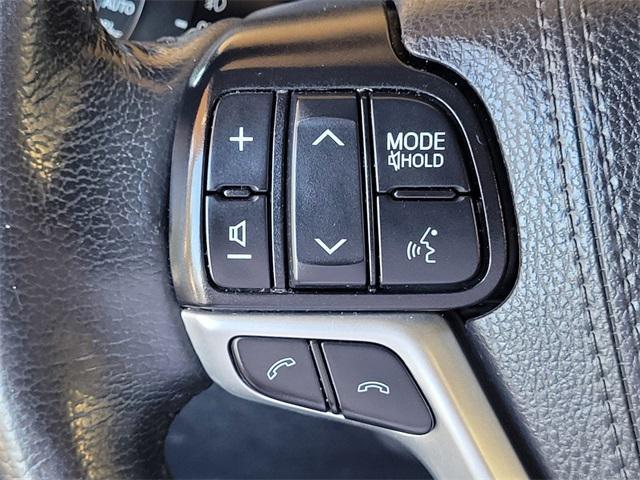 Photo of 2020 Super White Toyota Sienna