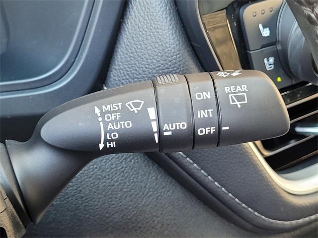 Photo of 2024 White Toyota Grand Highlander