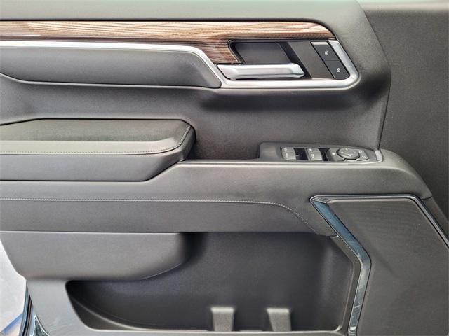 Photo of 2023 Black Chevrolet Silverado 1500