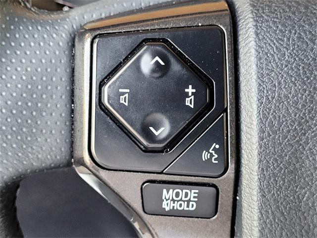 Photo of 2023 White Toyota 4Runner