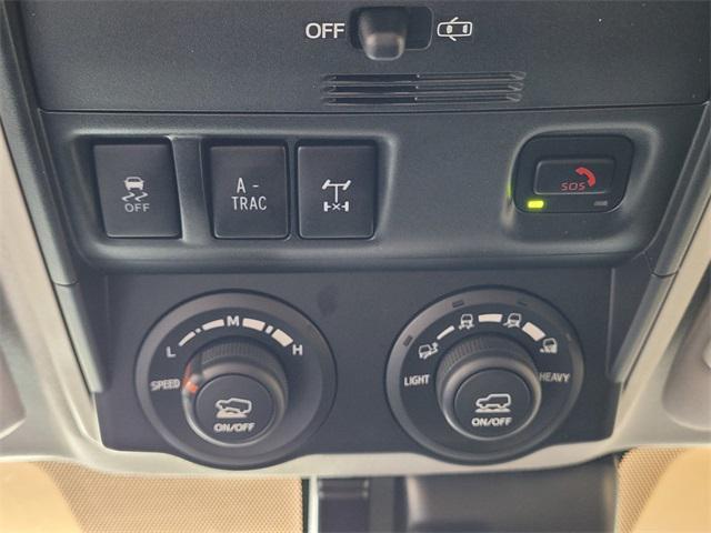 Photo of 2023 White Toyota 4Runner