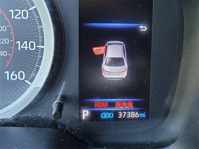 Photo of 2021 White Toyota Corolla