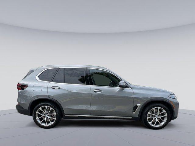 Photo of 2025 Gray Metallic BMW X5 PHEV