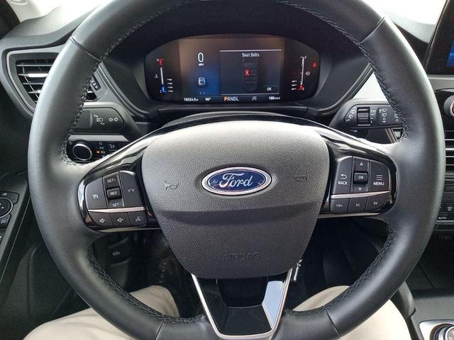 Photo of 2024 Iconic Silver Metallic Ford Escape
