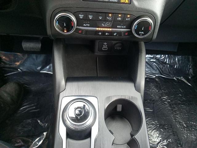 Photo of 2024 Iconic Silver Metallic Ford Escape