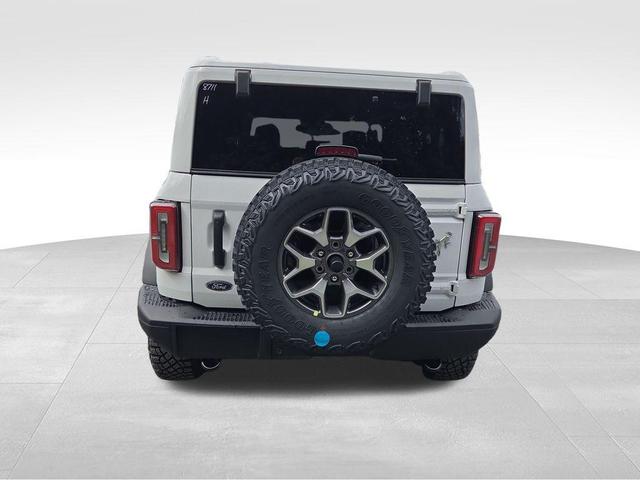 Photo of 2025 White Ford Bronco