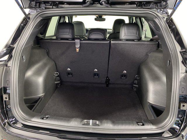 Photo of 2024 Diamond Black Crystal Pearlcoat Jeep Compass