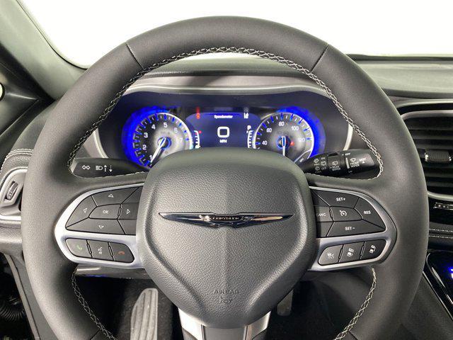 Photo of 2025 Diamond Black Crystal Pearlcoat Chrysler Pacifica