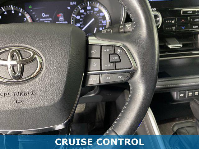 Photo of 2020 Blizzard Pearl Toyota Highlander