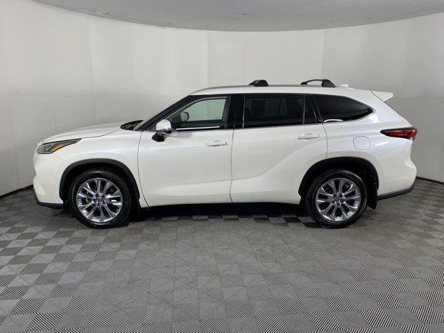 Photo of 2020 Blizzard Pearl Toyota Highlander