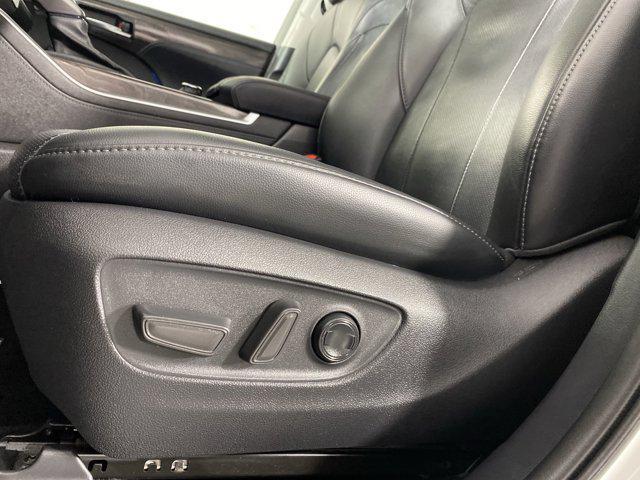 Photo of 2020 Blizzard Pearl Toyota Highlander