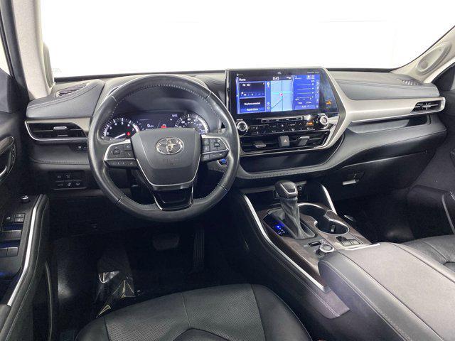 Photo of 2020 Blizzard Pearl Toyota Highlander