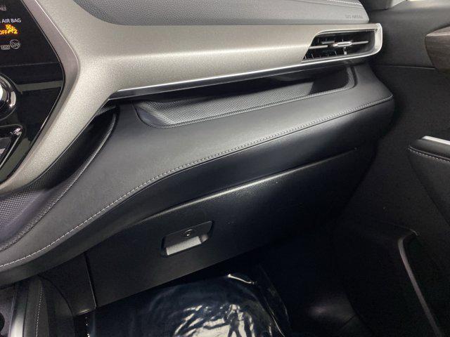 Photo of 2020 Blizzard Pearl Toyota Highlander