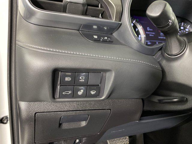 Photo of 2020 Blizzard Pearl Toyota Highlander