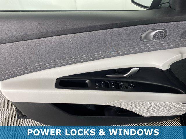 Photo of 2021 Phantom Black Hyundai ELANTRA