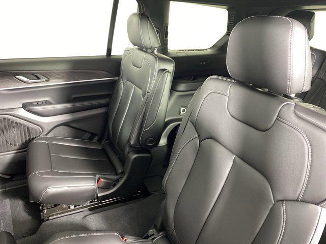 Photo of 2025 Baltic Gray Metallic Clearcoat Jeep Grand Cherokee L