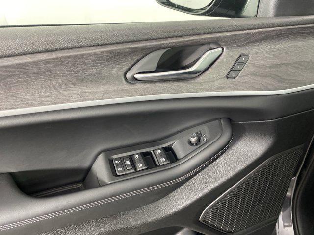 Photo of 2025 Baltic Gray Metallic Clearcoat Jeep Grand Cherokee L