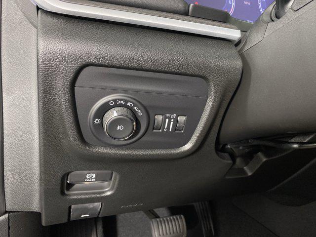 Photo of 2025 Baltic Gray Metallic Clearcoat Jeep Grand Cherokee L
