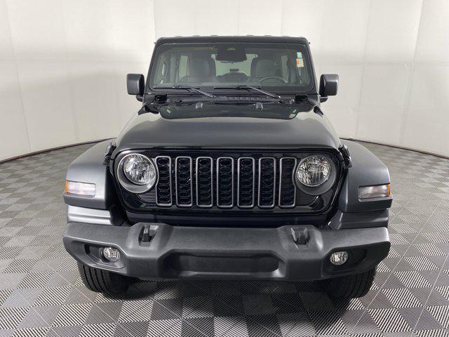 Photo of 2025 Black Clearcoat Jeep Wrangler