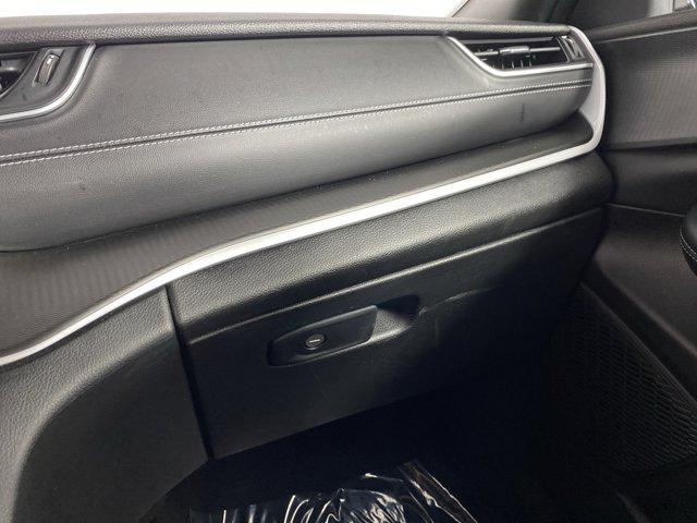 Photo of 2024 Diamond Black Crystal Pearlcoat Jeep Grand Cherokee L
