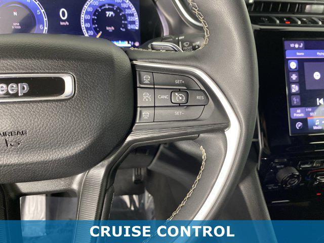 Photo of 2024 Diamond Black Crystal Pearlcoat Jeep Grand Cherokee L