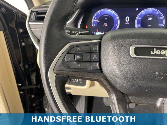 Photo of 2022 Diamond Black Crystal Pearlcoat Jeep Grand Cherokee