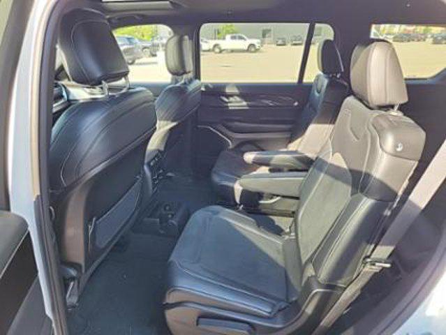 Photo of 2022 Bright White Clearcoat Jeep Grand Cherokee L