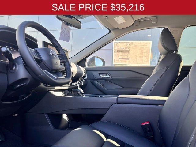 Photo of 2025 Black Nissan Rogue
