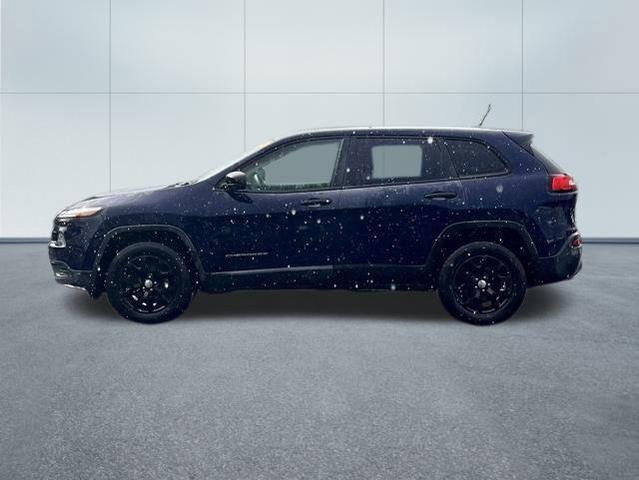 Photo of 2014 True Blue Pearlcoat Jeep Cherokee
