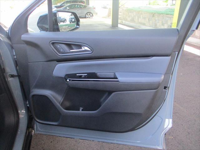 Photo of 2025 Sonic Gray Pearl Honda Prologue