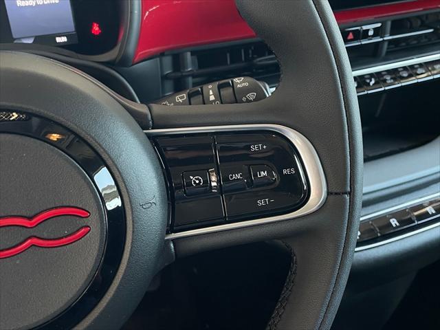 Photo of 2024 Red by (Red) FIAT 500e