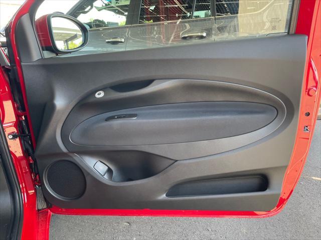 Photo of 2024 Red by (Red) FIAT 500e