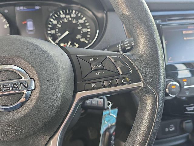 Photo of 2018 Brilliant Silver Nissan Rogue