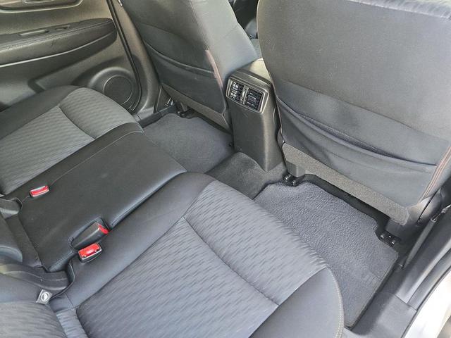 Photo of 2018 Brilliant Silver Nissan Rogue
