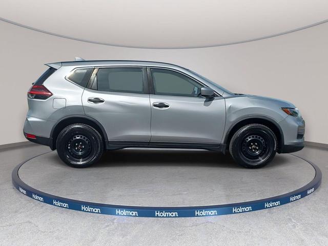 Photo of 2018 Brilliant Silver Nissan Rogue