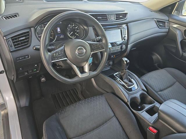 Photo of 2018 Brilliant Silver Nissan Rogue