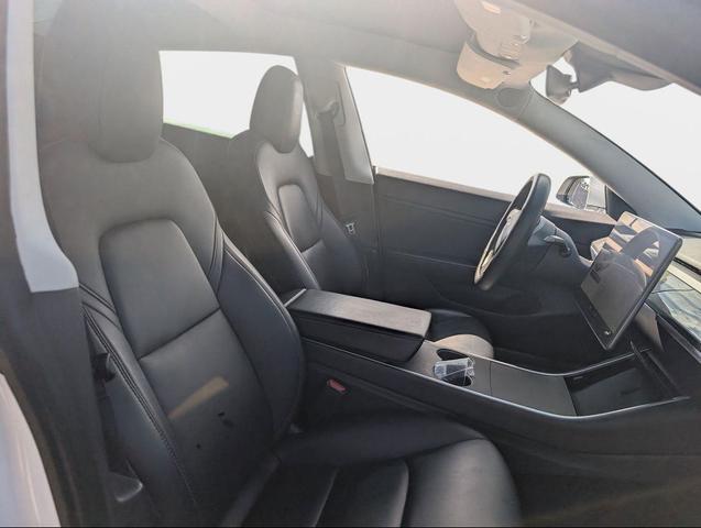 Photo of 2020 Pearl White Multi-Coat Tesla Model 3