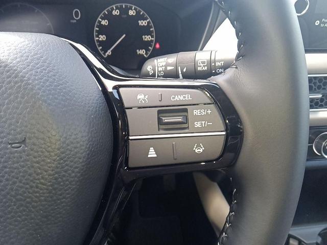 Photo of 2026 Platinum White Pearl Honda HR-V