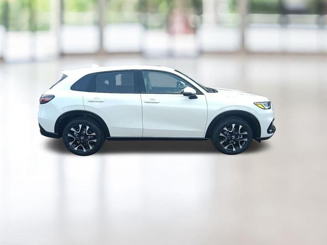 Photo of 2026 Platinum White Pearl Honda HR-V