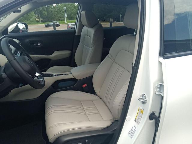 Photo of 2026 Platinum White Pearl Honda HR-V