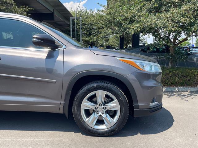 Photo of 2015 Predawn Gray Mica Toyota Highlander