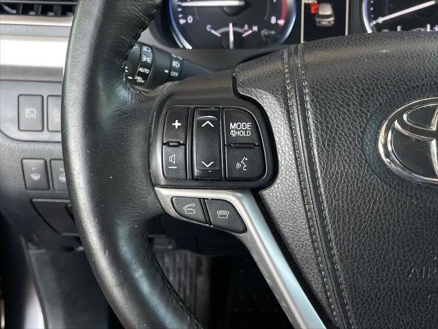 Photo of 2015 Predawn Gray Mica Toyota Highlander