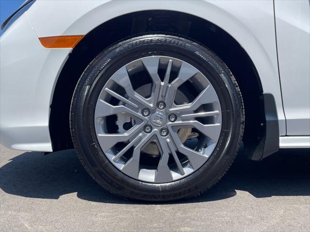 Photo of 2025 Platinum White Pearl Honda Odyssey